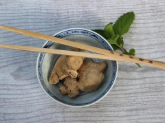 姜枣膏调脾胃虚寒：功效、用法与禁忌要记牢