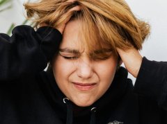 女性长白发？情绪气血是关键，教你科学调理