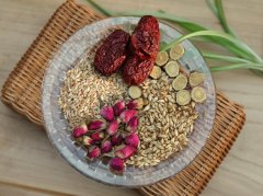 黄芪桑葚能一起泡水吗？功效、禁忌与正确喝法一文讲清