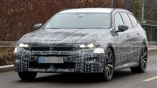 动力有望提升 新款宝马5系旅行车谍照曝光