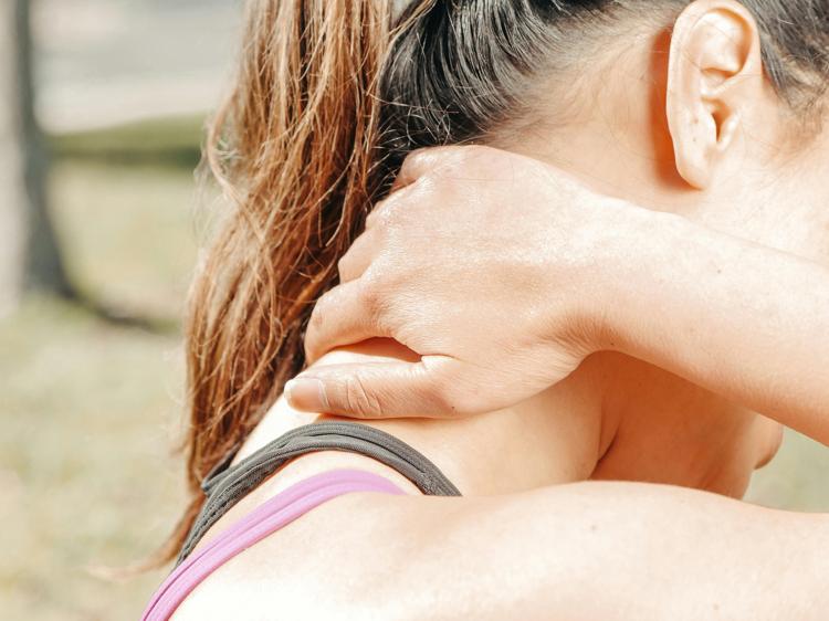 颈部寒证总酸胀?4个科学方法帮你排寒气 颈部寒证总酸胀?4个科学方法帮你排寒气