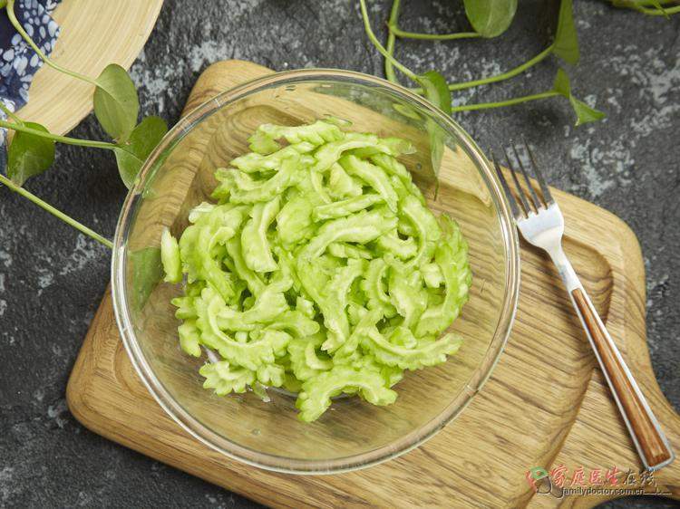 夏季暑热症不适？冬瓜薏米汤的3个调理作用助你轻松度夏