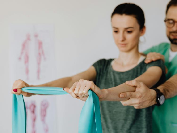 踝关节陈旧性损伤怎么治？3类方法+关键注意事项