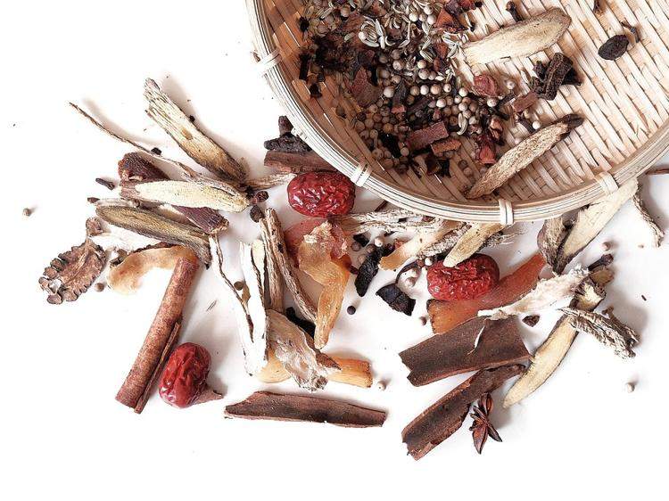 女性气血不足调理:饮食+中成药科学指南 女性气血不足调理:饮食+中成药科学指南