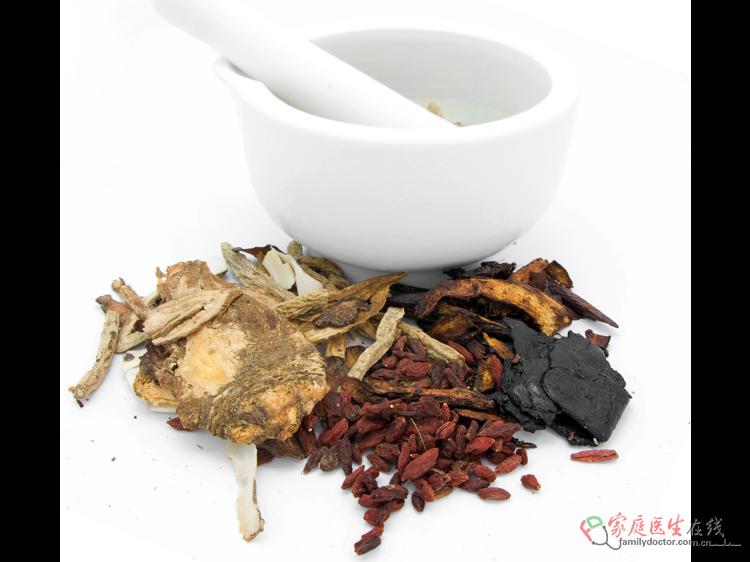 黄芪泡水防上火：3个关键因素教你正确喝