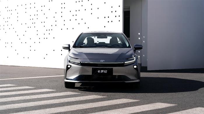 售价9.9万元起 全新智混卡罗拉焕新上市