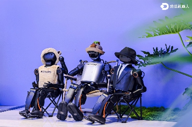 智能驾驶的狂飙、洗牌与突围 | 看见2025