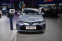 一代神车卡罗拉：从月销3万辆到不过万辆，从以油混为傲到9.9万元直销价