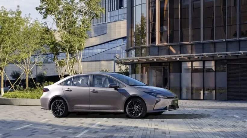 一代神车卡罗拉：从月销3万辆到不过万辆，从以油混为傲到9.9万元直销价