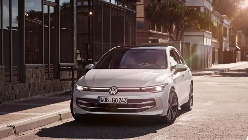 2025年全球车企市值TOP10：特斯拉问鼎榜首，小米、比亚迪跻身前列