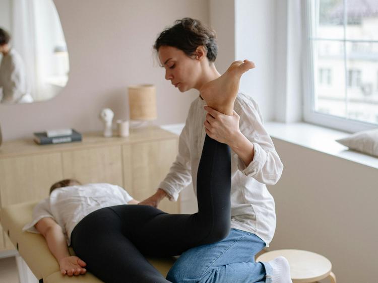 老年人走路小腿疼？警惕腰椎管狭窄在作祟