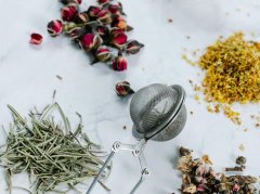 玫瑰花茶的7个健康益处：喝对方法才有效