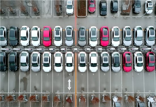 中国汽车已告别“野蛮生长”？|看见2025