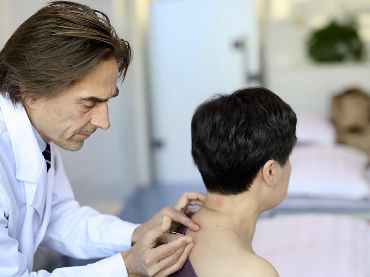 反流性食管炎烧心？中医这样调更稳妥