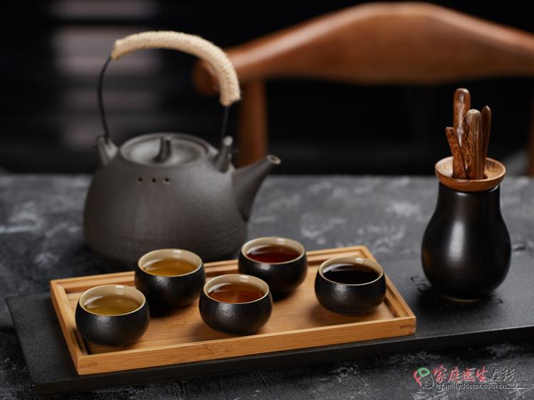 白茶能降火护齿？3类人群禁忌+4个饮用细节，看完再喝更安心