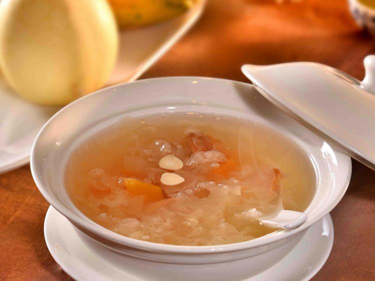 女性气血不足？6种食疗方帮你温和调理气色与精力